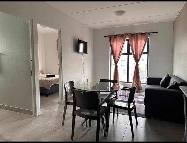 2 BEDROOM PROPERTY TO RENT IN PARKLANDS EAST